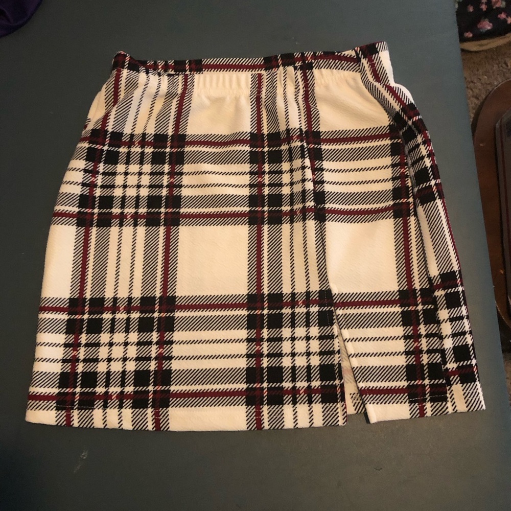 Joey Babi casual skirt
